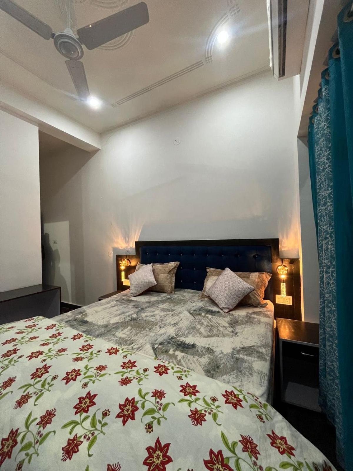 La Calma Homestay Khajurāho Buitenkant foto