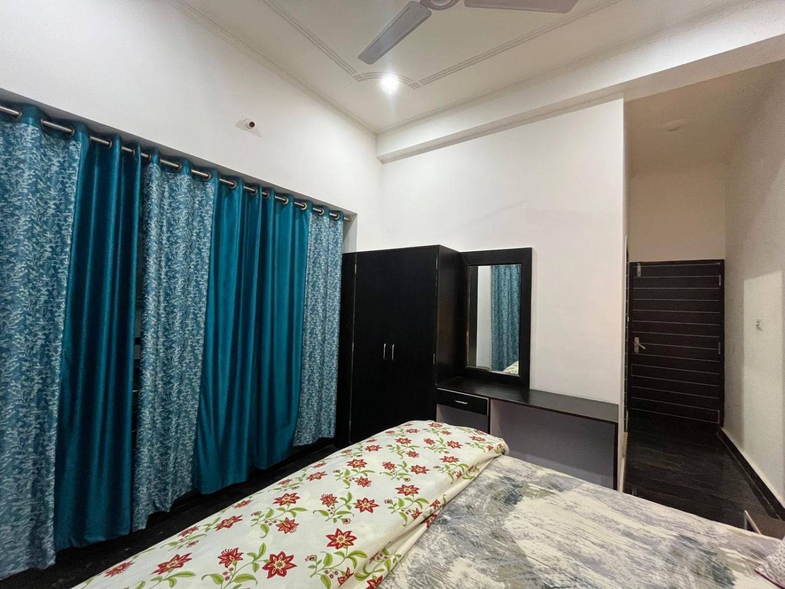 La Calma Homestay Khajurāho Buitenkant foto