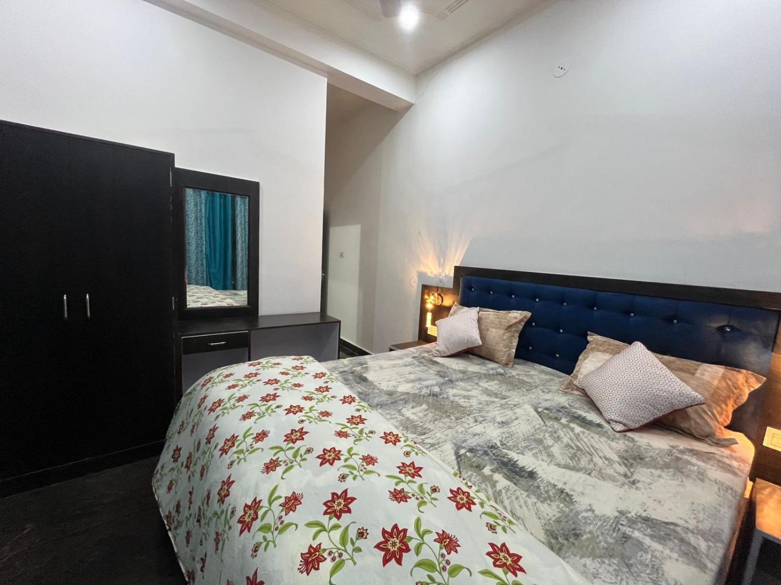 La Calma Homestay Khajurāho Buitenkant foto